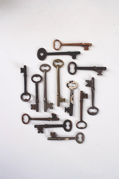 Vintage Antique Skeleton Keys Collection Set Lot Copper Brass Iron Steel Craft Decor