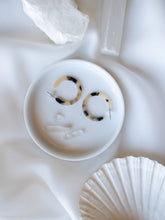 Load image into Gallery viewer, Sol Tortoise Hoops Earrings