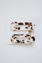 Load image into Gallery viewer, Coco Cream Tortoise Hair Clip Duo