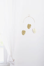 Load image into Gallery viewer, Monstera Leaf Brass Wall Hanging