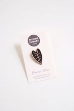 Load image into Gallery viewer, Heart Leaf Enamel Pin | Leaf Lapel Pin | Leaf Enamel Pin | Nature Pin | Leaf Badge | Black Leaf Pin | House Plant Pin | Plant Lapel Pin