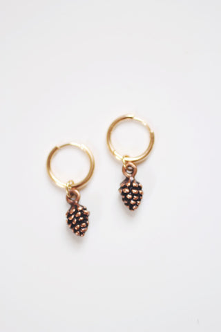 Tiny Pine Cone Charm Earrings | Fall Earrings | Fall Jewelry | Minimalist Earrings | Modern Jewelry | Nature Earrings | Huggie Hoops